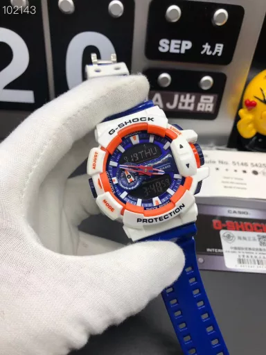 GA-400 hand-raise light Casio G-SHOCK--classic shockproof dial design👍In stock and shipped immediately, 45-degree automatic hand-raise light function with strong visual impact🙈LCD liquid crystal display💡Stopwatch speed function accurate to 1/1000 second⌛Shockproof📣Anti-magnetic💥200 meters waterproof🏊48 city time📲Countdown⏳Alarm clock⏰Fully automatic calendar and other powerful functions