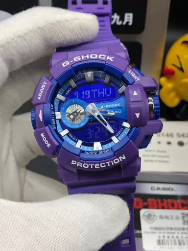 GA-400 hand-raise light Casio G-SHOCK--classic shockproof dial design👍In stock and shipped immediately, 45-degree automatic hand-raise light function with strong visual impact🙈LCD liquid crystal display💡Stopwatch speed function accurate to 1/1000 second⌛Shockproof📣Anti-magnetic💥200 meters waterproof🏊48 city time📲Countdown⏳Alarm clock⏰Fully automatic calendar and other powerful functions