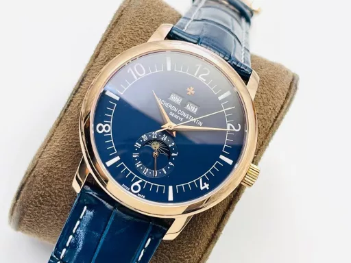 The highest version on the market, Vacheron Constantin Historical Masterpiece Series 3100V/000R_B422 Perpetual Calendar Multi-Function Watch!1⃣️Equipped with the same movement as the original, the balance wheel is exactly the same as the original, and all functions can be used normally.2⃣️Improved the curvature of the four corners of the case, the dial color curvature is more consistent, the 12 scales are polished more delicately, and the overall look is closer to the counter!3⃣️Paired with Italian cowhide to make the wrist more comfortable!TWS Factory boutique replica, please appreciate your appreciation