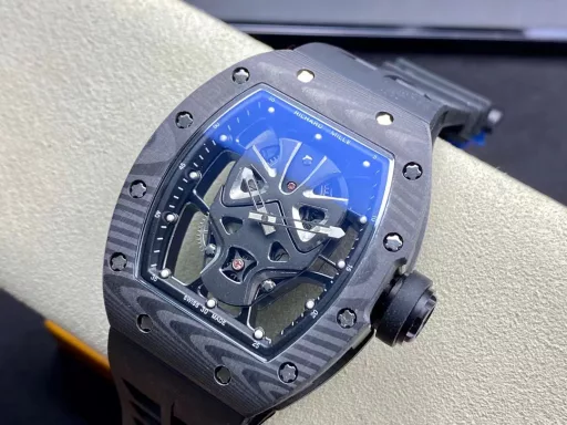 Richard Mille RM52-06 Skull Mysterious Mask watch is evolved from the popular RM52 Skull Bone, a mysterious creation, a mysterious expression. The mysterious mask looks like the masks of Iron Man, Ant-Man, and Spider-Man in 