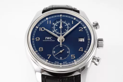 Aps new Portuguese chronograph. The new customized integrated module restores the functions of the chronograph minute hand and the chronograph hour hand on the same small dial. The watch size 42*13.5mm is exactly the same as the original size. The cal89361 movement is copied, and all functions are fully realized, including the operation feel and calendar adjustment method, which are completely consistent with the original movement. The new customized machine has outstanding stability, comparable to the large three-hand, no after-sales worries, welcome everyone to play with it