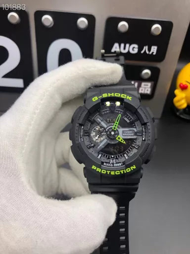 GA-110 Hand-raise Light Casio G-SHOCK--Classic shockproof dial design👍In stock and shipped immediately, 45-degree automatic hand-raise light function with strong visual impact🙈LCD liquid crystal display💡Stopwatch speed function accurate to 1/1000 second⌛Shockproof📣Anti-magnetic💥200 meters waterproof🏊48 city time📲Countdown⏳Alarm clock⏰Fully automatic calendar and other powerful functions