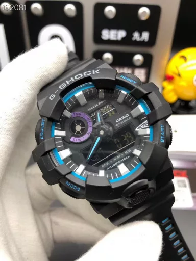Hot selling GA-710 hand-raise light Casio G-SHOCK--classic shockproof dial design👍In stock and shipped immediately, 45-degree automatic hand-raise light function with strong visual impact🙈LCD liquid crystal display💡Stopwatch speed function accurate to 1/1000 second⌛Shockproof📣Anti-magnetic💥200 meters waterproof🏊48 city time📲Countdown⏳Alarm clock⏰Fully automatic calendar and other powerful functions📆