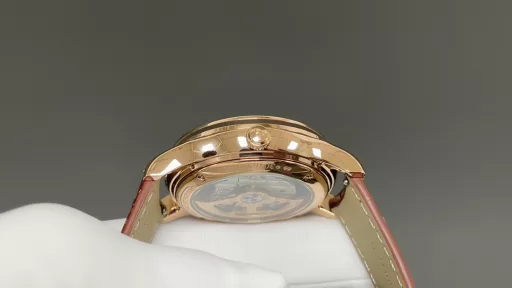GR Factory 🌐 New Product After 3 years of research on the Jaeger-LeCoultre Master full-function perpetual calendar mechanical movement, the Jaeger-LeCoultre Master perpetual calendar automatic mechanical watch was reproduced. With the concept of not counting time and cost, the imported 9015 movement was used to restore the integrated machine complex function 868 movement. All functions are consistent with the official one! 1: Perpetual calendar function