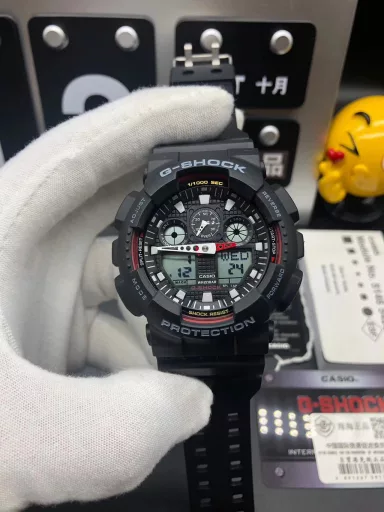 GA-110 Hand-raise Light Casio G-SHOCK--Classic shockproof dial design👍In stock and shipped immediately, 45-degree automatic hand-raise light function with strong visual impact🙈LCD liquid crystal display💡Stopwatch speed function accurate to 1/1000 second⌛Shockproof📣Anti-magnetic💥200 meters waterproof🏊48 city time📲Countdown⏳Alarm clock⏰Fully automatic calendar and other powerful functions