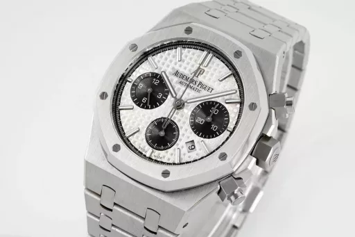 IPF new product is coming - Audemars Piguet 26331OR Royal Oak Multi-function Chronograph Mechanical Watch 41MM!Features: The case structure is consistent with the original authentic product, and the assembly method is consistent with the original, making the thickness thinner than before!The screw-in crown and the push-in chronograph button are consistent with the original, so it will not be fake at first glance! (Different from the market chronograph and reset buttons, which can only be pressed after the knob)1⃣️[Movement] 7750 modified original movement 6-digit small seconds The function is consistent with the original!2⃣️[Watch mirror] The mirror surface is the same as the original one. The sapphire glass mirror surface is placed at the same angle as the original, maintaining the same transparent brightness and consistent anti-glare effect!3⃣️[Case] ​​The case is made of stainless steel, using the original data to open the mold, top-level polishing, whether it is the texture or the texture, it is close to the original. After brushing and partial polishing, it flickers and shows a unique temperament of exquisiteness and toughness!4⃣️【Head grain】The most user-friendly loose head grain buffer ensures a better fit on the wrist and more comfortable to wear.5⃣️【Dial】Restores the exquisiteness of the authentic dial, the three-dimensional and neat 
