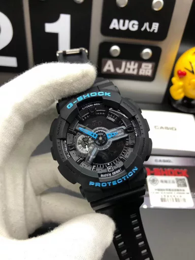 GA-110 Hand-raise Light Casio G-SHOCK--Classic shockproof dial design👍In stock and shipped immediately, 45-degree automatic hand-raise light function with strong visual impact🙈LCD liquid crystal display💡Stopwatch speed function accurate to 1/1000 second⌛Shockproof📣Anti-magnetic💥200 meters waterproof🏊48 city time📲Countdown⏳Alarm clock⏰Fully automatic calendar and other powerful functions
