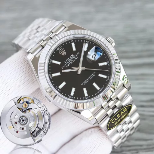 Clean factory/C factory Rolex Datejust series mechanical men's watch, genuine original mold 🎮DG11: Equipped with a one-to-one super 3235 integrated movement, 72 hours of power, no card movement decoration, and extremely stable movement2: The entire watch is 904L stainless steel / with AR factory steel band and IP vacuum electroplated platinum teeth ring / free replacement if discoloration3: The dial color is infinitely close to the original4: The only calendar font matching in the entire market. Subsequent comparison of the authenticity of the fonts from 1 to 31 🎮5: The only one that can achieve luminous hands/luminous words and nails, and achieve the same color because they are all processed by third-party factories + self-purchased Swiss c1+c3 luminous powder6: Word nails/crown mark nails are all platinum electroplatedAlthough there are not many clean styles, almost all of them are fine products, completely solving most of the pain points of the diary in the world, just for the ultimate clean-datejust 🎮Three heroes recommend exquisite men's mechanical watches SJ carefully creates super-realistic real-life pictures for you