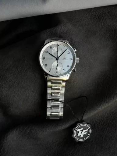 ZF Discovery Magazine, IWC Portuguese series IW371617 watch, stainless steel bracelet case, silver-white panda dial, 69355 automatic machinery, 41 mm.