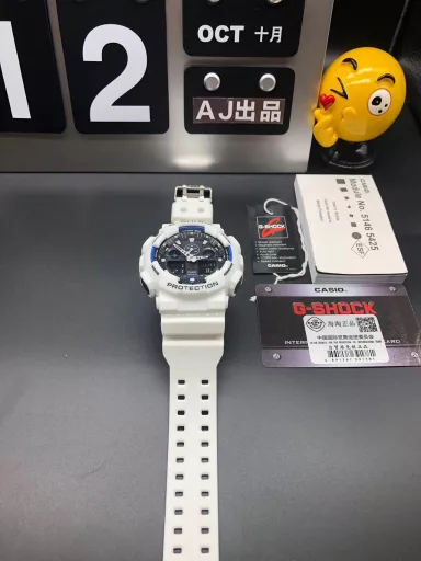 GA-110 Hand-raise Light Casio G-SHOCK--Classic shockproof dial design👍In stock and shipped immediately, 45-degree automatic hand-raise light function with strong visual impact🙈LCD liquid crystal display💡Stopwatch speed function accurate to 1/1000 second⌛Shockproof📣Anti-magnetic💥200 meters waterproof🏊48 city time📲Countdown⏳Alarm clock⏰Fully automatic calendar and other powerful functions