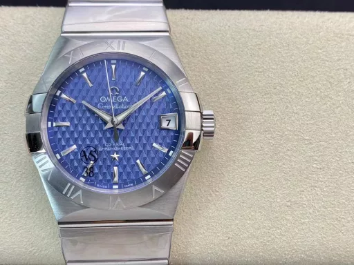 VS Omega Constellation is the essence of Omega. 38mm 8500 integrated movement, a very distinctive style that makes people feel more and more beautiful. Good-looking skins are all the same, but interesting ones are rare. VS Constellation is the version that is worth tasting, not exaggerated, and not falsely advertised.