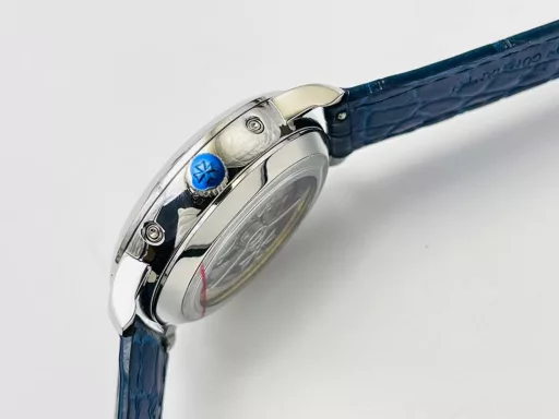 The highest version on the market, Vacheron Constantin Historical Masterpiece Series 3100V/000R_B422 Perpetual Calendar Multi-Function Watch!1⃣️Equipped with the same movement as the original, the balance wheel is exactly the same as the original, and all functions can be used normally.2⃣️Improved the curvature of the four corners of the case, the dial color curvature is more consistent, the 12 scales are polished more delicately, and the overall look is closer to the counter!3⃣️Paired with Italian cowhide to make the wrist more comfortable!TWS Factory boutique replica, please appreciate your appreciation