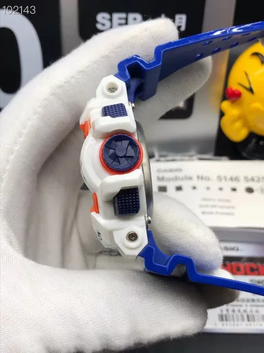 GA-400 hand-raise light Casio G-SHOCK--classic shockproof dial design👍In stock and shipped immediately, 45-degree automatic hand-raise light function with strong visual impact🙈LCD liquid crystal display💡Stopwatch speed function accurate to 1/1000 second⌛Shockproof📣Anti-magnetic💥200 meters waterproof🏊48 city time📲Countdown⏳Alarm clock⏰Fully automatic calendar and other powerful functions