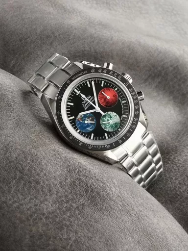 OM Exploration Magazine: Omega Speedmaster 3577.50.00 watch (stainless steel-black dial with colored chronograph dial, 1861 manual, 42 mm).
