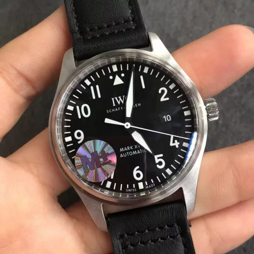 The redefinition of the Mark XVIII Pilot's Watch IW327010 
