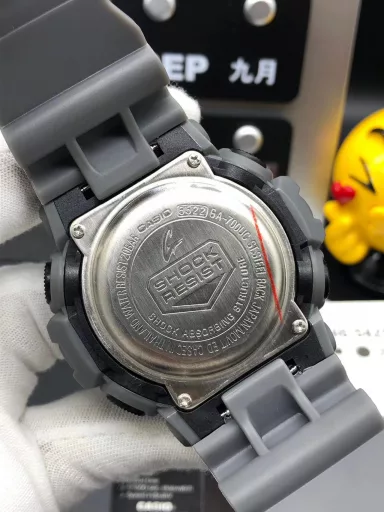 Hot selling GA-710 hand-raise light Casio G-SHOCK--classic shockproof dial design👍In stock and shipped immediately, 45-degree automatic hand-raise light function with strong visual impact🙈LCD liquid crystal display💡Stopwatch speed function accurate to 1/1000 second⌛Shockproof📣Anti-magnetic💥200 meters waterproof🏊48 city time📲Countdown⏳Alarm clock⏰Fully automatic calendar and other powerful functions