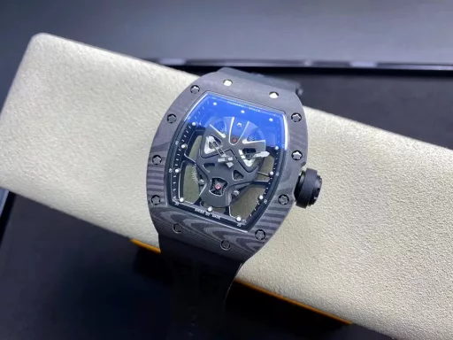Richard Mille RM52-06 Skull Mysterious Mask watch is evolved from the popular RM52 Skull Bone, a mysterious creation, a mysterious expression. The mysterious mask looks like the masks of Iron Man, Ant-Man, and Spider-Man in 