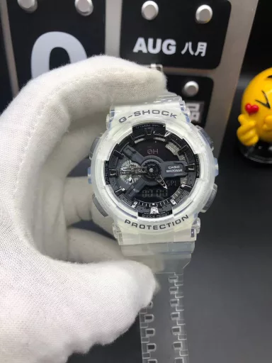 GA-110 Hand-raise Light Casio G-SHOCK--Classic shockproof dial design👍In stock and shipped immediately, 45-degree automatic hand-raise light function with strong visual impact🙈LCD liquid crystal display💡Stopwatch speed function accurate to 1/1000 second⌛Shockproof📣Anti-magnetic💥200 meters waterproof🏊48 city time📲Countdown⏳Alarm clock⏰Fully automatic calendar and other powerful functions