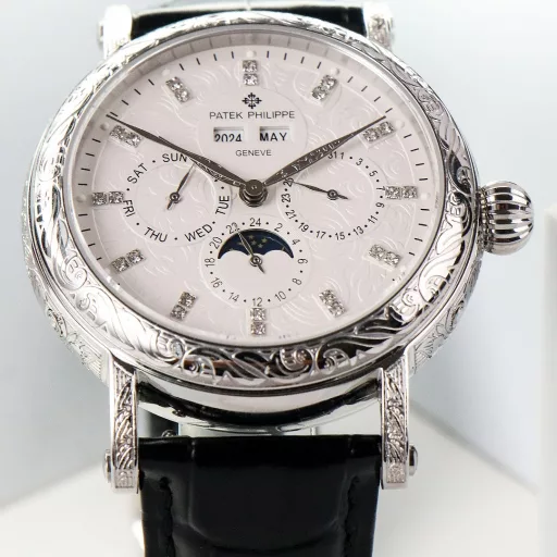 [Iron strokes and silver hooks, vigorous and powerful] High-value new products, simple. Retro. Exquisite craftsmanship!The best collection of the year - Patek Philippe Classic Super Complex Multifunctional Perpetual Calendar Function Watch. The team spent more than two years to carefully design, regardless of cost, dare to be the first, strive for perfection, overcome many difficulties, break through multiple technical bottlenecks, the movement model is CH 29-535 upgraded version, stable quality! [Strap] Classic Italian calfskin strap, clear texture, good texture. Paired with the top Patek Philippe lantern buckle on the market, universal original without pressure.The elegant Calatrava carved case is very individual, and the 42mm diameter is suitable for the size of the average male wrist, consistent with the counter, very business and casual.