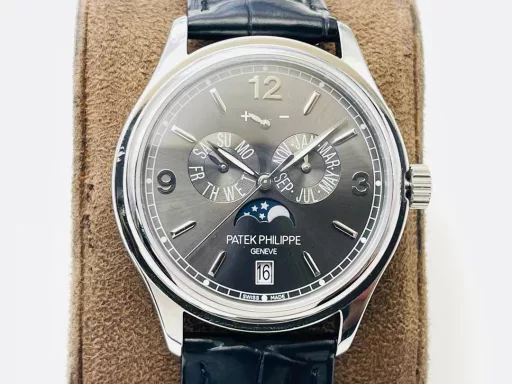 PP Factory Patek Philippe's most popular style, PP complex function chronograph series 5146R 5147. The ingenious design of the function, the reasonable layout of the appearance, and the superior movement performance all reflect the unique design of Patek Philippe masters, a classic work of art.1⃣️The dial diameter is 39MM, which is exquisite!2⃣️Equipped with high-performance Cal.324 automatic mechanical movement, it has annual calendar, date, month and moon phase display functions, providing powerful time measurement functions, and the large second hand in the center of the dial design makes time easy to read.3⃣️I believe that such a watch will be the dream of many watch lovers, but just like its image of the moon in the water, it is hard to come by, so if there is an opportunity in front of you, then cherish it.PP Factory's masterpiece welcomes all watch friends to appreciate it!