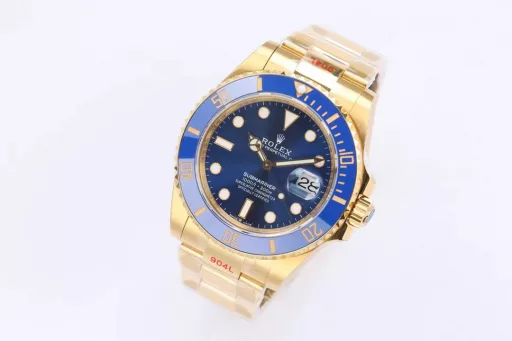 EW Rolex Submariner 41 series (original mold, size and thickness match the original)1⃣️Equipped with Rolex's new blue balance spring 3235 movement;2⃣️The same thickness as the original 12.5mm: watch diameter 41mm; ceramic bezel; sapphire crystal watch mirror;3⃣️Solid center axis; polished letter pins; top Swiss ice blue luminous, consistent with Rolex original luminous;4⃣️Highly transparent sapphire glass;5⃣️Top workmanship, each strap fits perfectly with the lugs, giving the highest comfort to the wrist;6⃣️18K gold ceramic letter bezel, durable and non-fading; (the manufacturer promises free replacement if it fades)Every extreme detail is the sincerity of EW factory's ingenuity!