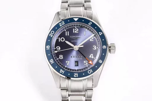 Longines launches the new Spirit Pioneer ZuIu Time watch!1⃣️Diameter 42 mm, frosted lettering, frosted ceramic bezel, bidirectional rotation, synchronized with the official website!2⃣️The bezel is decorated with black, green and blue ceramic inlays, marked with 24-hour scale and Super-LumiNova fluorescent inverted triangle, indicating the time information of the second time zone.3⃣️The disk is also decorated with a flying wing hourglass pattern and five star reliefs. There is a date window at 6 o'clock.4⃣️The sapphire crystal mirror is slightly arched, and both the inside and outside are treated with anti-glare coating. The bidirectional rotation is precise and smooth. The watch is equipped with a screw-in crown that is easy to grip and adjust, and the sealed case back is fixed by 6 screws, with excellent water resistance of 100 meters.5⃣️Stainless steel bracelet or brown/yellow/blue Italian calfskin, with a safety buckle, excellent, comfortable and sturdy.6⃣️The 2836 movement is modified into the original L844.4 automatic winding movement, which can provide up to 48 hours of power reserve and is certified by the Swiss Official Observatory (COSO).Welcome all watch friends to appreciate it!