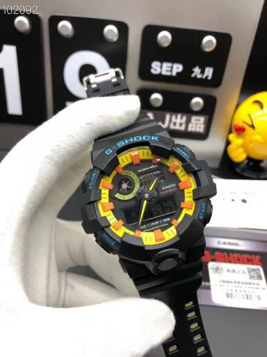 Hot selling GA-710 hand-raise light Casio G-SHOCK--classic shockproof dial design👍In stock and shipped immediately, 45-degree automatic hand-raise light function with strong visual impact🙈LCD liquid crystal display💡Stopwatch speed function accurate to 1/1000 second⌛Shockproof📣Anti-magnetic💥200 meters waterproof🏊48 city time📲Countdown⏳Alarm clock⏰Fully automatic calendar and other powerful functions📆