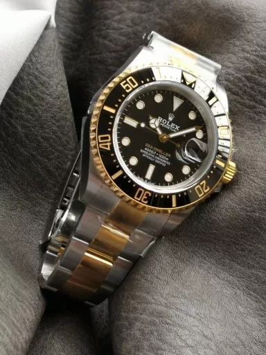VS Limited Edition Recommendation: Rolex Sea-Dweller series m126603-0001 watch, stainless steel and gold case and bracelet, gold, 60-minute progressive scale unidirectional rotating outer ring, with scratch-resistant Cerachrom ceramic bezel, gold-coated numbers and scales, black glossy, fine matte, 18ct gold hour markers, easy-to-read Chromalight luminous (long-lasting blue light); 18ct gold hands, easy-to-read Chromalight luminous (long-lasting blue light), equipped with 3235 automatic machinery, 43 mm.