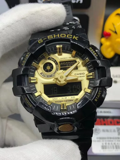 GA-400 hand-raise light Casio G-SHOCK--classic shockproof dial design👍In stock and shipped immediately, 45-degree automatic hand-raise light function with strong visual impact🙈LCD liquid crystal display💡Stopwatch speed function accurate to 1/1000 second⌛Shockproof📣Anti-magnetic💥200 meters waterproof🏊48 city time📲Countdown⏳Alarm clock⏰Fully automatic calendar and other powerful functions