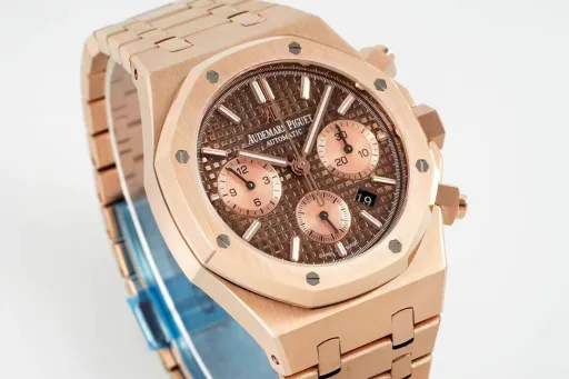 IPF new product is coming - Audemars Piguet 26331OR Royal Oak Multi-function Chronograph Mechanical Watch 41MM!Features: The case structure is consistent with the original authentic product, and the assembly method is consistent with the original, making the thickness thinner than before!The screw-in crown and the push-in chronograph button are consistent with the original, so it will not be fake at first glance! (Different from the market chronograph and reset buttons, which can only be pressed after the knob)1⃣️[Movement] 7750 modified original movement 6-digit small seconds The function is consistent with the original!2⃣️[Watch mirror] The mirror surface is the same as the original one. The sapphire glass mirror surface is placed at the same angle as the original, maintaining the same transparent brightness and consistent anti-glare effect!3⃣️[Case] ​​The case is made of stainless steel, using the original data to open the mold, top-level polishing, whether it is the texture or the texture, it is close to the original. After brushing and partial polishing, it flickers and shows a unique temperament of exquisiteness and toughness!4⃣️【Head grain】The most user-friendly loose head grain buffer ensures a better fit on the wrist and more comfortable to wear.5⃣️【Dial】Restores the exquisiteness of the authentic dial, the three-dimensional and neat 