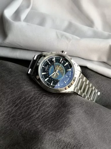 vs limited edition recommendation: Omega Seamaster series 220.10.43.22.03.001 watch (limited edition world time watch), stainless steel bracelet case, blue dial, 8938 automatic machinery, 43 mm.