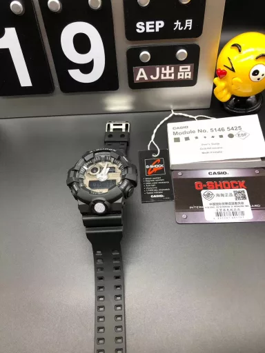 Hot selling GA-710 hand-raise light Casio G-SHOCK--classic shockproof dial design👍In stock and shipped immediately, 45-degree automatic hand-raise light function with strong visual impact🙈LCD liquid crystal display💡Stopwatch speed function accurate to 1/1000 second⌛Shockproof📣Anti-magnetic💥200 meters waterproof🏊48 city time📲Countdown⏳Alarm clock⏰Fully automatic calendar and other powerful functions