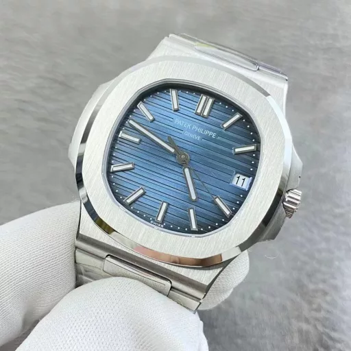 3K Patek Philippe Nautilus Steel King 5711 series, the dial will show different blue colors according to the light, from light to dark, this is a high-end dial! Equipped with 324 integrated movement, diameter 40mm, thickness about 8.2 to 8.3! 3K factory production