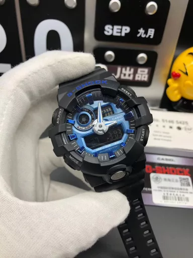 GA-400 hand-raise light Casio G-SHOCK--classic shockproof dial design👍In stock and shipped immediately, 45-degree automatic hand-raise light function with strong visual impact🙈LCD liquid crystal display💡Stopwatch speed function accurate to 1/1000 second⌛Shockproof📣Anti-magnetic💥200 meters waterproof🏊48 city time📲Countdown⏳Alarm clock⏰Fully automatic calendar and other powerful functions