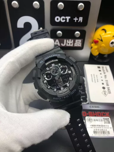 GA-110 Hand-raise Light Casio G-SHOCK--Classic shockproof dial design👍In stock and shipped immediately, 45-degree automatic hand-raise light function with strong visual impact🙈LCD liquid crystal display💡Stopwatch speed function accurate to 1/1000 second⌛Shockproof📣Anti-magnetic💥200 meters waterproof🏊48 city time📲Countdown⏳Alarm clock⏰Fully automatic calendar and other powerful functions