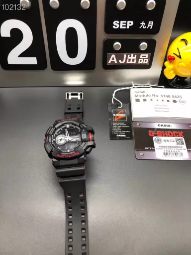 GA-400 hand-raise light Casio G-SHOCK--classic shockproof dial design👍In stock and shipped immediately, 45-degree automatic hand-raise light function with strong visual impact🙈LCD liquid crystal display💡Stopwatch speed function accurate to 1/1000 second⌛Shockproof📣Anti-magnetic💥200 meters waterproof🏊48 city time📲Countdown⏳Alarm clock⏰Fully automatic calendar and other powerful functions