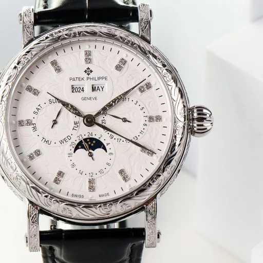 [Iron strokes and silver hooks, vigorous and powerful] High-value new products, simple. Retro. Exquisite craftsmanship!The best collection of the year - Patek Philippe Classic Super Complex Multifunctional Perpetual Calendar Function Watch. The team spent more than two years to carefully design, regardless of cost, dare to be the first, strive for perfection, overcome many difficulties, break through multiple technical bottlenecks, the movement model is CH 29-535 upgraded version, stable quality! [Strap] Classic Italian calfskin strap, clear texture, good texture. Paired with the top Patek Philippe lantern buckle on the market, universal original without pressure.The elegant Calatrava carved case is very individual, and the 42mm diameter is suitable for the size of the average male wrist, consistent with the counter, very business and casual.