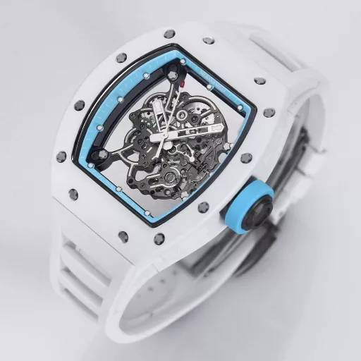 BBR RM0551⃣️Case: The white ceramic case is the same as the original. The chamfer details of the case are reduced to be exactly the same as the original, the bottom cover is reduced to see the light, and only the glass sees the light. The details are also one of the most correct versions at present! Upgrade a few details and it looks more like the original.2⃣️Movement: Redevelop the original RMUL2 integrated movement, and the balance wheel of the double barrel movement is clearly visible and moves. Say goodbye to the fake splint movement at first glance!3⃣️Watch diameter: The size is the same as the original 49.90X42.70 mm, and the thickness is 13.5MM4⃣️Watch mirror material: sapphire crystal mirror double anti-glare effect.5⃣️Watch strap material: natural rubber watch strap!6⃣️Watch buckle: original latest version folding buckleRichard Mille not only has exquisite watchmaking craftsmanship and is loyal to the spirit of traditional watches, but also advocates breaking through existing rules and regulations, exploring new heights of watchmaking craftsmanship, and integrating new elements of the new century into traditional craftsmanship. Comfortable, shock-resistant, durable, accurate and lightweight watches have become a 