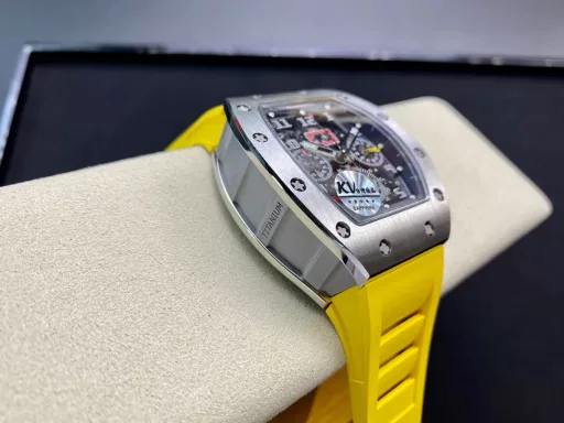 KV Richard Titanium Chronograph RM011 Super Masterpiece RICHARD MILLE RM011 FELIPE MASSA Series🔥After Richard Mille launched the RM011 Red Kite flyback chronograph limited edition last summer, which was named after the football star 