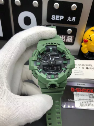Hot selling GA-710 hand-raise light Casio G-SHOCK--classic shockproof dial design👍In stock and shipped immediately, 45-degree automatic hand-raise light function with strong visual impact🙈LCD liquid crystal display💡Stopwatch speed function accurate to 1/1000 second⌛Shockproof📣Anti-magnetic💥200 meters waterproof🏊48 city time📲Countdown⏳Alarm clock⏰Fully automatic calendar and other powerful functions