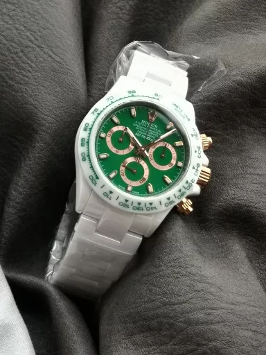 Accepting reservations [rose][rose][rose]N6 Factory super cost-effective [strong] belongs to the AET company co-branded ceramic Daytona series:① Using Dandong 4131 exclusive movement trial version 4801 machine, currently the most stable version of 4131 movement, zero repair, super stable [rose]② Imported nano solid core ceramic material, after continuous testing, the material is not easy to break, and is cut-resistant, wear-resistant, and anti-fouling [rose]③ All literal colors are infinitely close to the original color [rose]④ It has 5 color schemes, Bis Abu Dhabi Bis Kai Green, Racing Green, Sakura Pink, Panda White Series, quality online, absolutely super cost-effective watch [rose]
