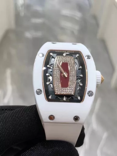 BBA Richard Miller RM0071⃣️Case: Uses the same ZTA white/black ceramic case as the original.2⃣️Movement: Exclusively customized movement to restore the original3⃣️Watch diameter: 1:1 restore the original 45.66x31.40mm, thickness is 11.85MM4⃣️Watch mirror material: Sapphire crystal mirror double anti-glare effect.5⃣️Watch strap material: Imported fluororubber watch strap, corrosion-resistant, comfortable and durable6⃣️Watch buckle: The latest titanium metal material7⃣️Diamond setting process: Breaking the traditional machine setting process, pure hand-made setting 8⃣️Electroplating process: PVD electroplating platinum