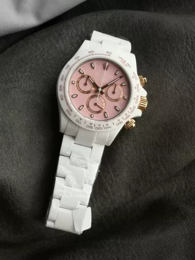 Accepting reservations [rose][rose][rose]N6 Factory super cost-effective [strong] belongs to the AET company co-branded ceramic Daytona series:① Using Dandong 4131 exclusive movement trial version 4801 machine, currently the most stable version of 4131 movement, zero repair, super stable [rose]② Imported nano solid core ceramic material, after continuous testing, the material is not easy to break, and is cut-resistant, wear-resistant, and anti-fouling [rose]③ All literal colors are infinitely close to the original color [rose]④ It has 5 color schemes, Bis Abu Dhabi Bis Kai Green, Racing Green, Sakura Pink, Panda White Series, quality online, absolutely super cost-effective watch [rose]
