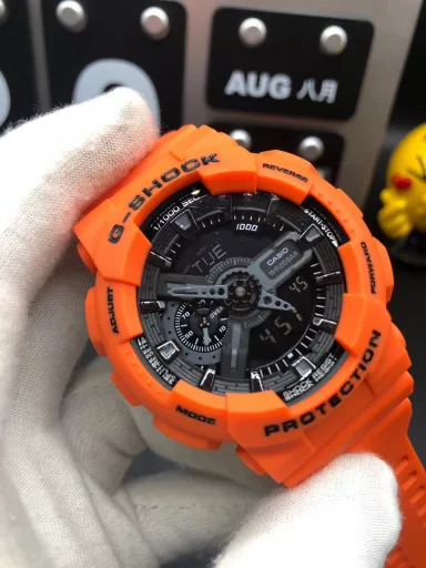 GA-110 Hand-raise Light Casio G-SHOCK--Classic shockproof dial design👍In stock and shipped immediately, 45-degree automatic hand-raise light function with strong visual impact🙈LCD liquid crystal display💡Stopwatch speed function accurate to 1/1000 second⌛Shockproof📣Anti-magnetic💥200 meters waterproof🏊48 city time📲Countdown⏳Alarm clock⏰Fully automatic calendar and other powerful functions