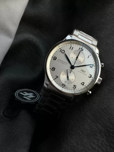 ZF Discovery Magazine, IWC Portuguese series IW371617 watch, stainless steel bracelet case, silver-white panda dial, 69355 automatic machinery, 41 mm.