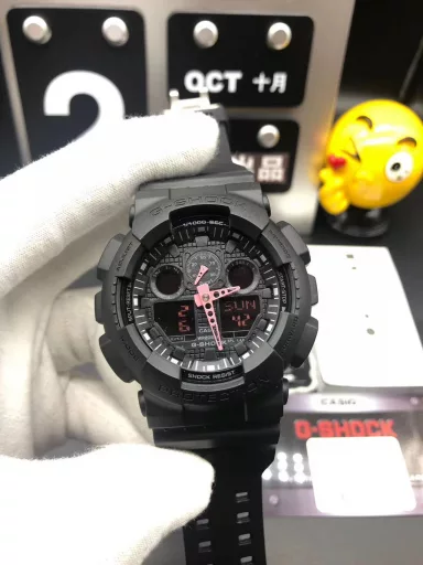 GA-110 Hand-raise Light Casio G-SHOCK--Classic shockproof dial design👍In stock and shipped immediately, 45-degree automatic hand-raise light function with strong visual impact🙈LCD liquid crystal display💡Stopwatch speed function accurate to 1/1000 second⌛Shockproof📣Anti-magnetic💥200 meters waterproof🏊48 city time📲Countdown⏳Alarm clock⏰Fully automatic calendar and other powerful functions