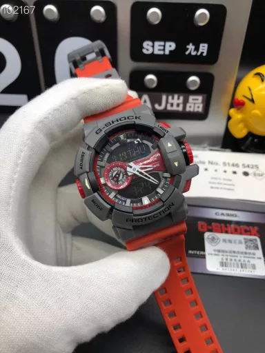GA-400 hand-raise light Casio G-SHOCK--classic shockproof dial design👍In stock and shipped immediately, 45-degree automatic hand-raise light function with strong visual impact🙈LCD liquid crystal display💡Stopwatch speed function accurate to 1/1000 second⌛Shockproof📣Anti-magnetic💥200 meters waterproof🏊48 city time📲Countdown⏳Alarm clock⏰Fully automatic calendar and other powerful functions