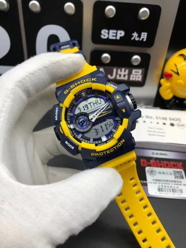 GA-400 hand-raise light Casio G-SHOCK--classic shockproof dial design👍In stock and shipped immediately, 45-degree automatic hand-raise light function with strong visual impact🙈LCD liquid crystal display💡Stopwatch speed function accurate to 1/1000 second⌛Shockproof📣Anti-magnetic💥200 meters waterproof🏊48 city time📲Countdown⏳Alarm clock⏰Fully automatic calendar and other powerful functions