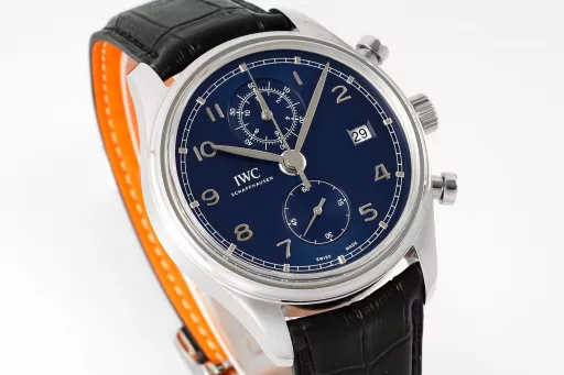 Aps new Portuguese chronograph. The new customized integrated module restores the functions of the chronograph minute hand and the chronograph hour hand on the same small dial. The watch size 42*13.5mm is exactly the same as the original size. The cal89361 movement is copied, and all functions are fully realized, including the operation feel and calendar adjustment method, which are completely consistent with the original movement. The new customized machine has outstanding stability, comparable to the large three-hand, no after-sales worries, welcome everyone to play with it