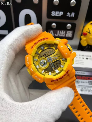 GA-400 hand-raise light Casio G-SHOCK--classic shockproof dial design👍In stock and shipped immediately, 45-degree automatic hand-raise light function with strong visual impact🙈LCD liquid crystal display💡Stopwatch speed function accurate to 1/1000 second⌛Shockproof📣Anti-magnetic💥200 meters waterproof🏊48 city time📲Countdown⏳Alarm clock⏰Fully automatic calendar and other powerful functions